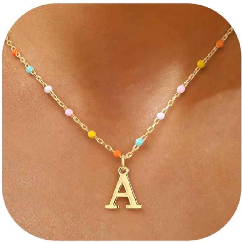 Collier initial coloré perlé pour femme, délicat, plaqué or 14 carats, collier prénom personnalisé e