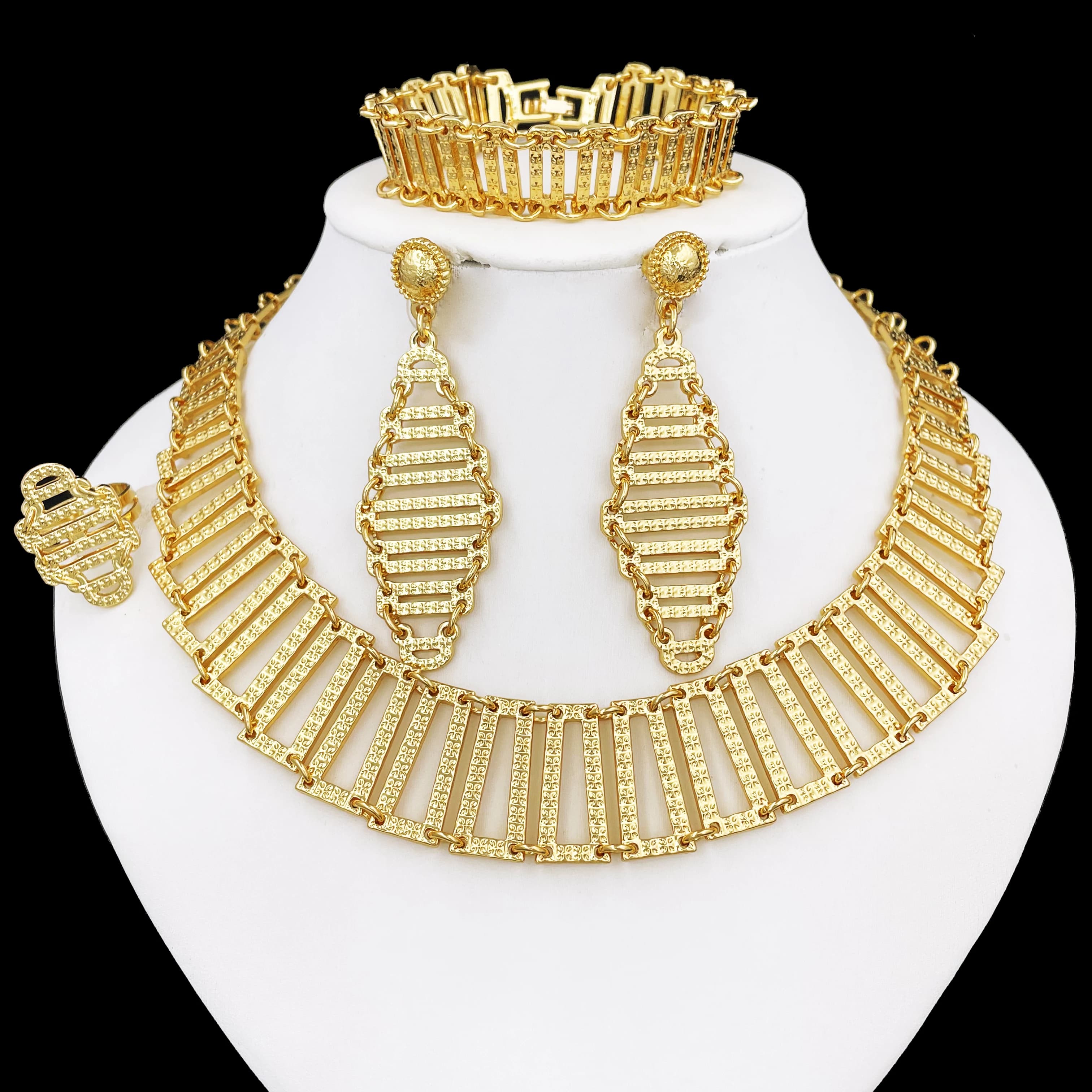 Ensemble complet de bijoux plaqués or 18 carats pour femme, collier, boucles d'oreilles, bracelet et