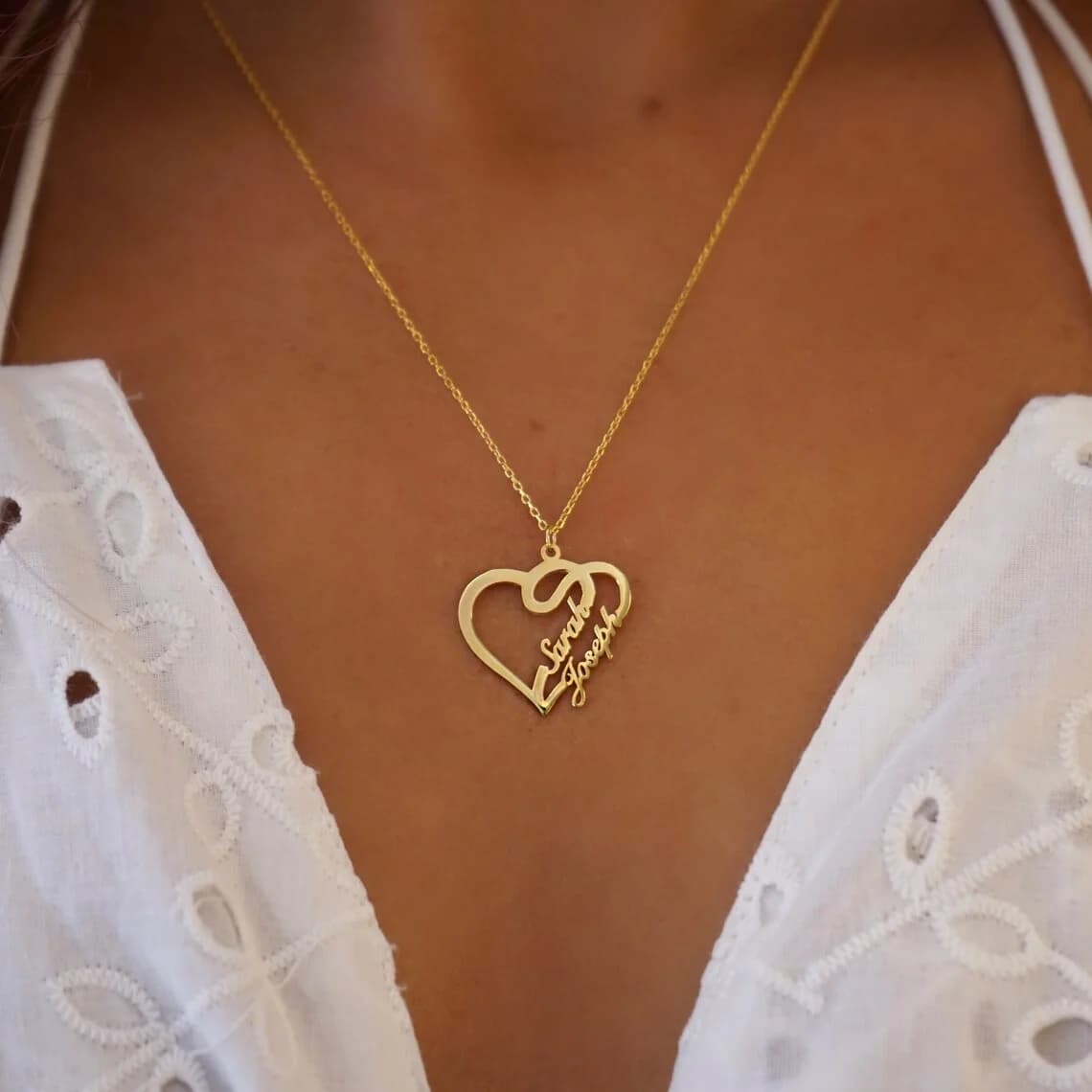 Collier Double Cœur avec Nom Personnalisé, Bijou en Or avec 2 Noms, Cadeau de Fiançailles
