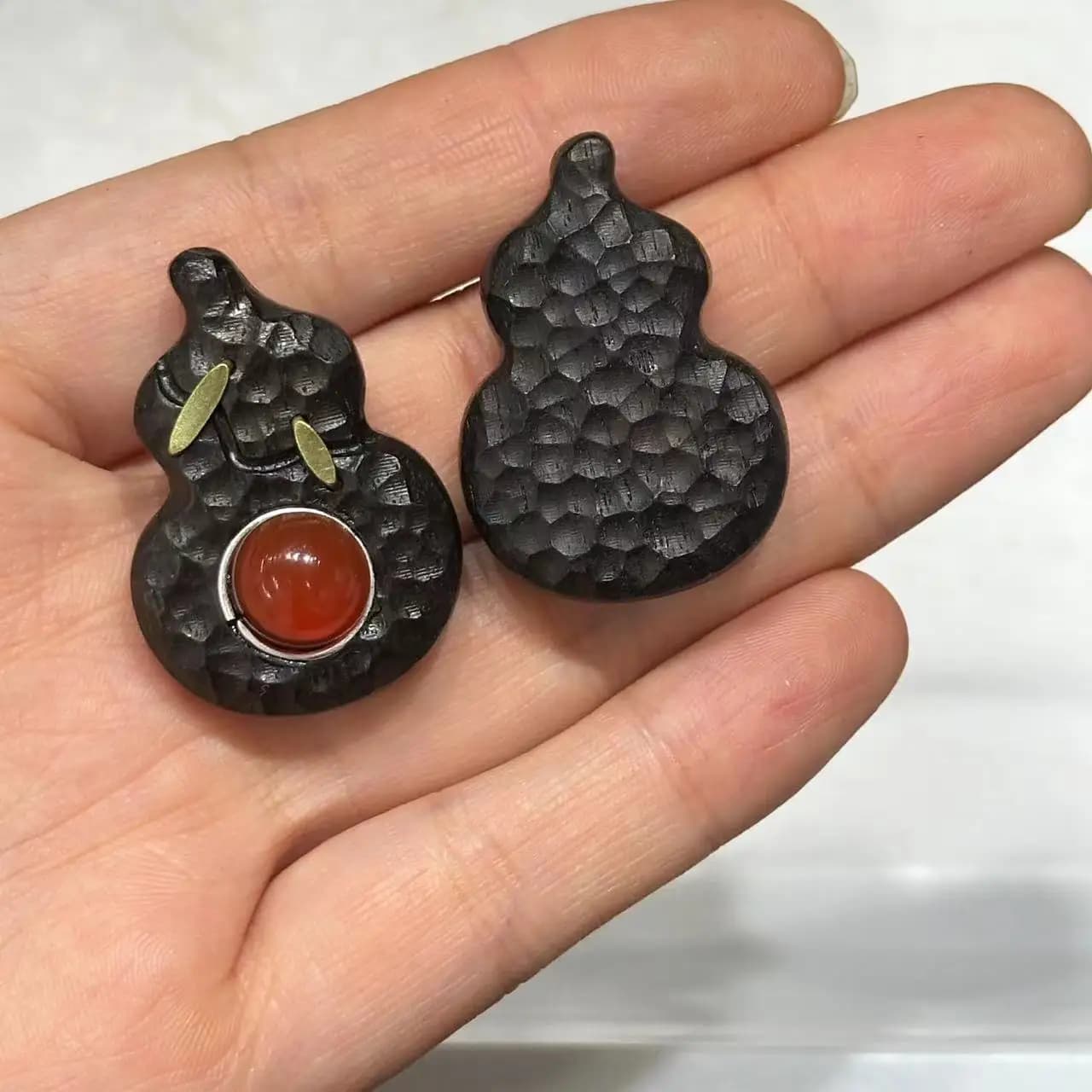 Gourde en bois artisanale en forme de calebasse avec cabochon en pierre incrustée pour accessoires d