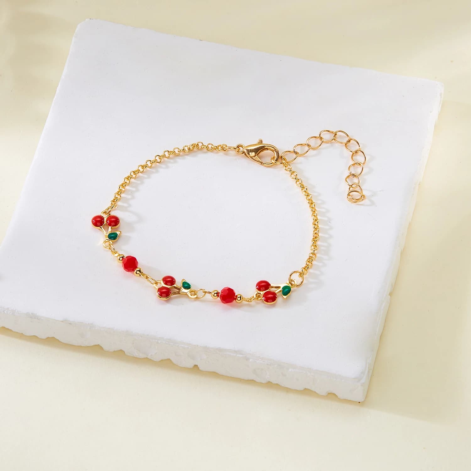 Doux mignon rouge fraise cerise coeur perle bracelet à breloques nouvelle mode Y2K fruits couleur or