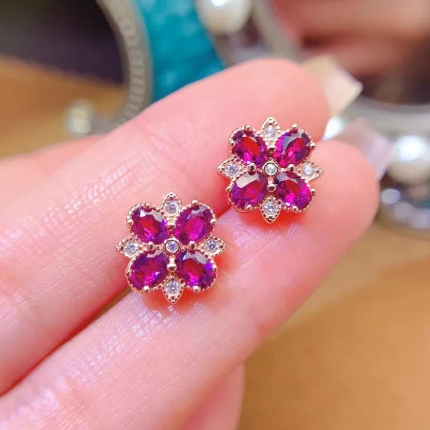 Boucles d'Oreilles en Grenat Pyrope Naturel group, Bijoux Sans Allergie, 3mm x 4mm, Total 1ct, Argen