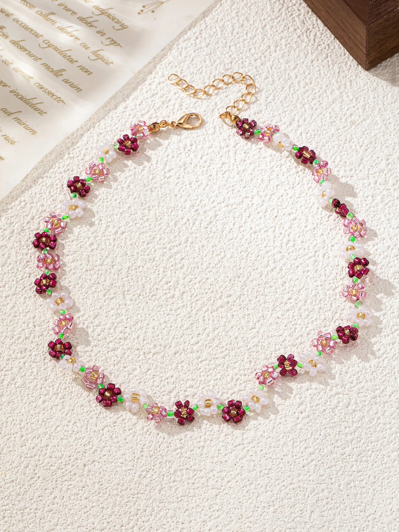 Collier en forme de pétale fabriqué à la main, à la mode, frais, doux, élégant, coloré, perle de riz