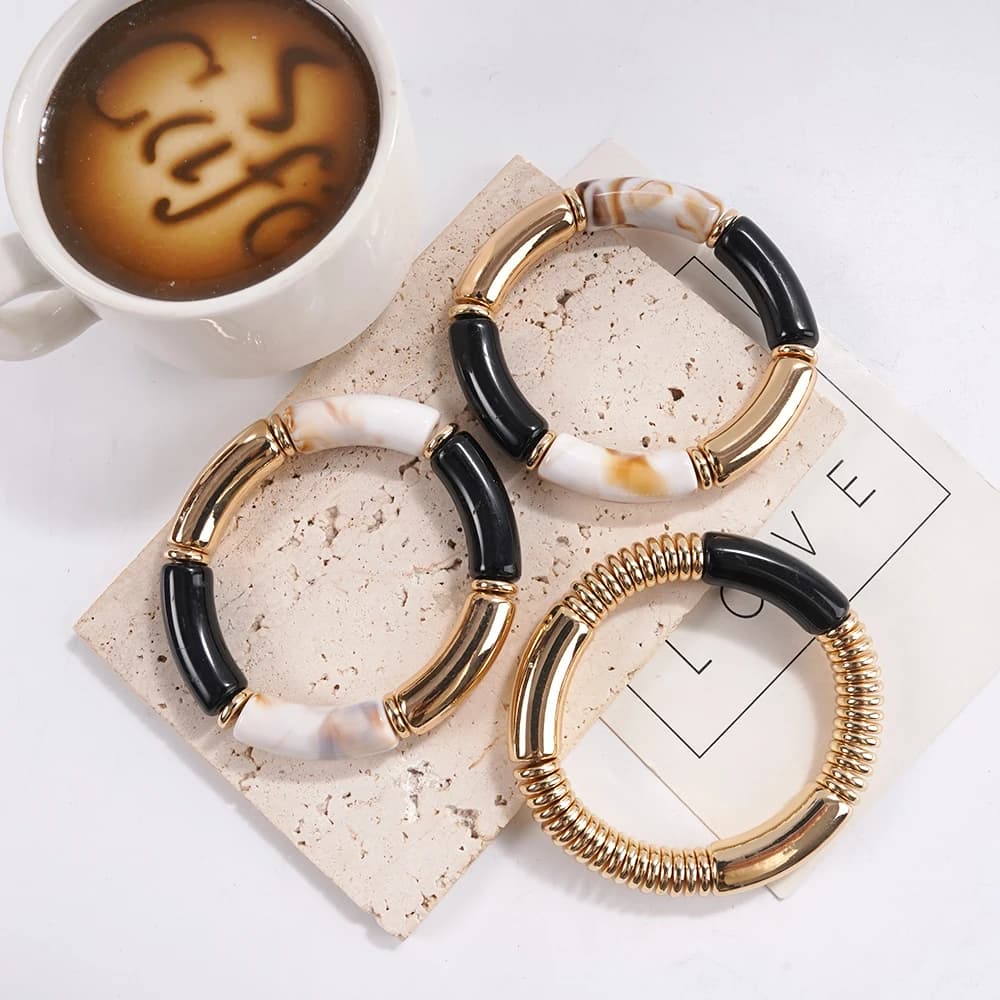 Ensemble de 3 bracelets en marbre de style moderne et éclaté, accessoire tendance pour tenues élégan