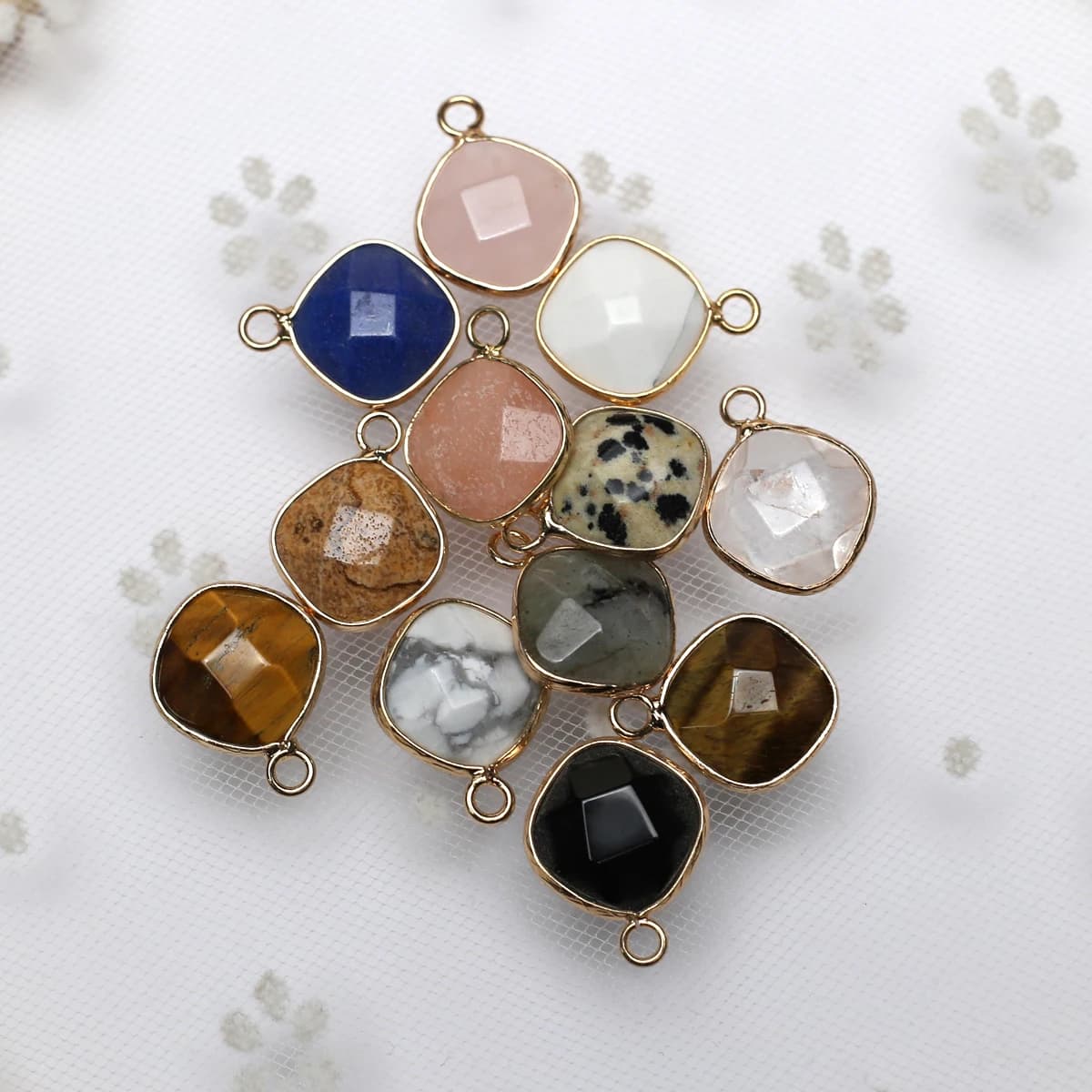 Pendentif en pierre précieuse naturelle taillée en losange avec enveloppe dorée, boucles d'oreilles 
