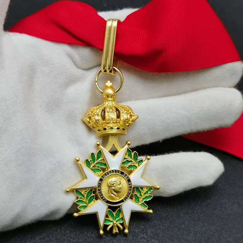 Reproduction de la médaille d'honneur des Chevaliers d'honneur de l'Empereur Napoléon (style col hal