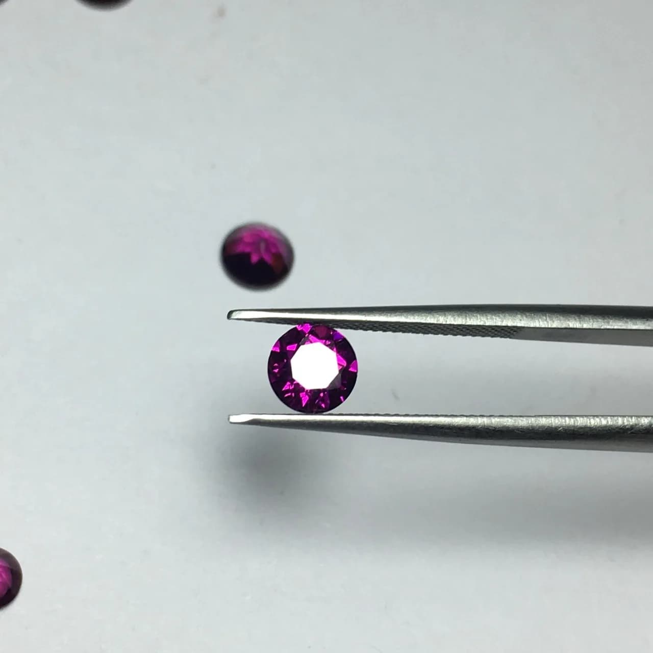 100% Véritable Grenat Pyrope Naturel Rouge Violet, Pierre Précieuse Ronde à Taille Brillante, Pierre