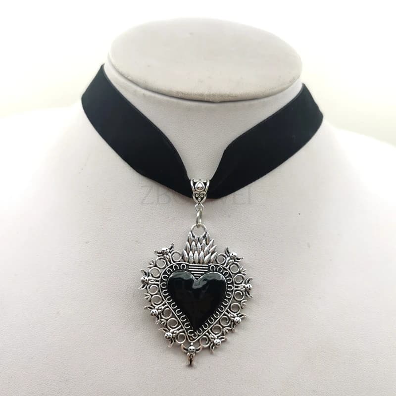 Grand collier du Sacré-Cœur enflammé, bijoux religieux, amour de Dieu, tour de cou en velours, cœur 