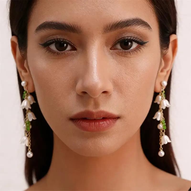 Bijoux féminins tendance 2026 : Bracelet et longues boucles d'oreilles « Muguet et Perle Verte »