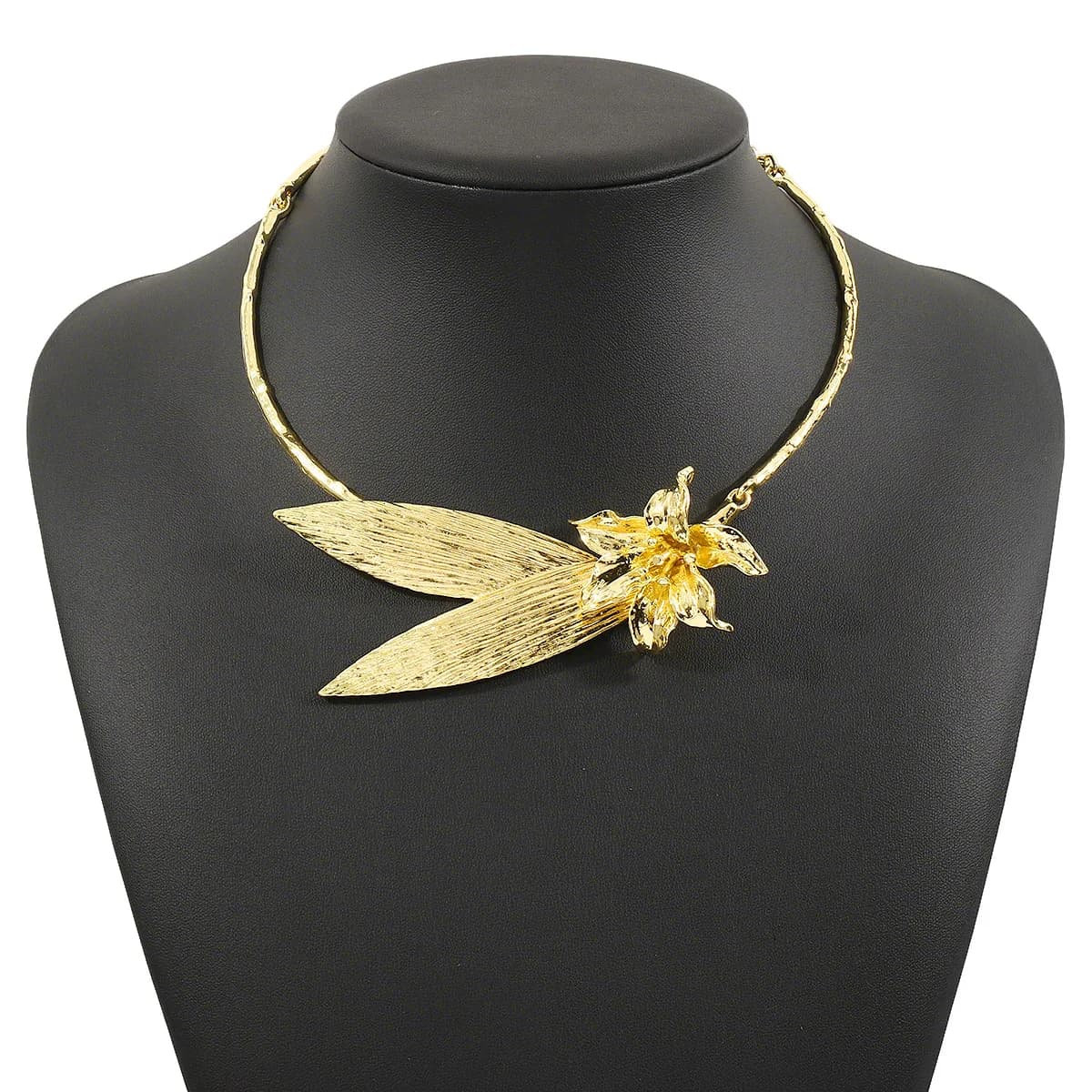 Collier en alliage léger et luxueux, motif feuille et fleur, collier métallique rétro et exquis pour