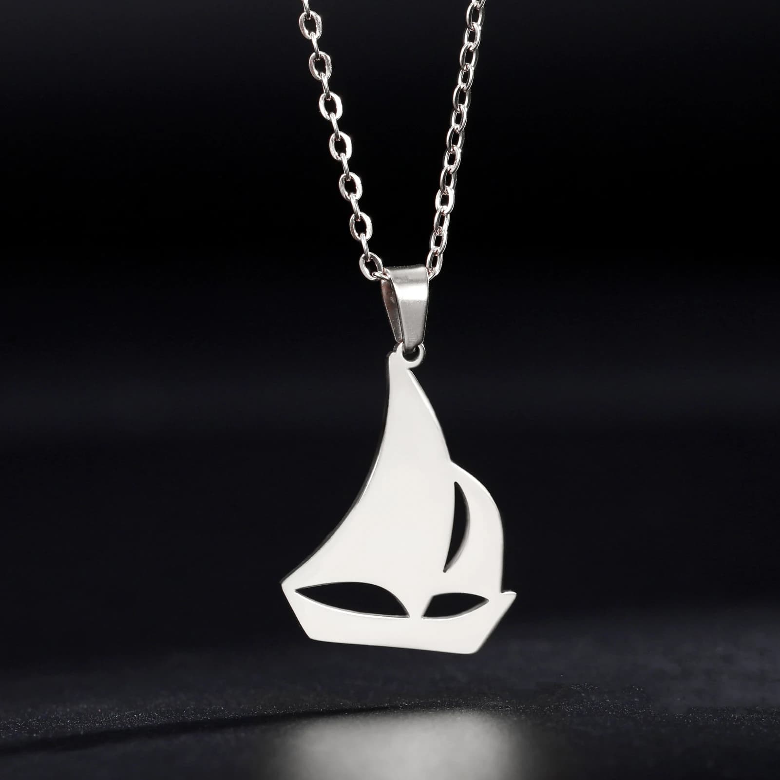 Collier bateau à voile, chaîne de mer d'océan, cadeau de bateau de marin pour femmes et hommes, pend