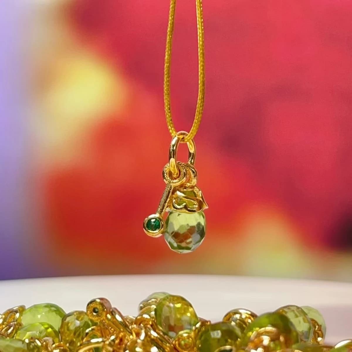 2 pièces bricolage petit pendentif pierre naturelle Olivine pendentif à facettes pour la fabrication