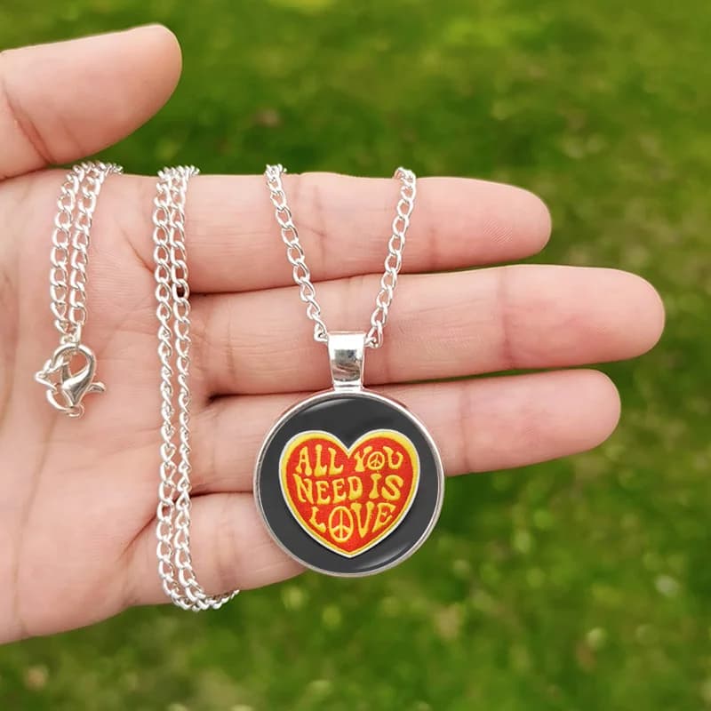 Collier de paix et d'amour pour hommes et femmes, ras du cou rond en verre, cœur, lune, soleil, colo