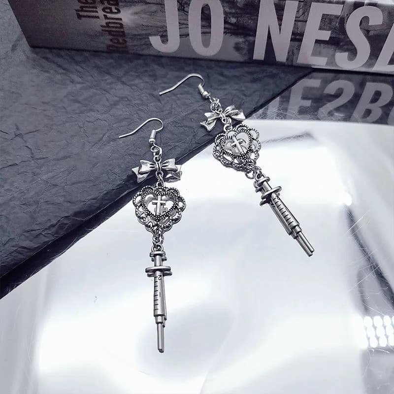 Y2K gothique argent couleur Baroque en forme de coeur nœud papillon seringue d'injection boucles d'o
