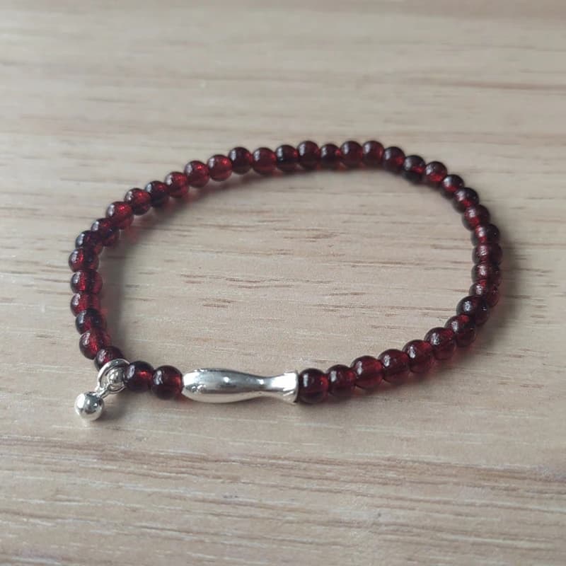 Bracelets en perles d'agate rouge couleur argent avec breloque poisson pour femmes, bijoux fantaisie