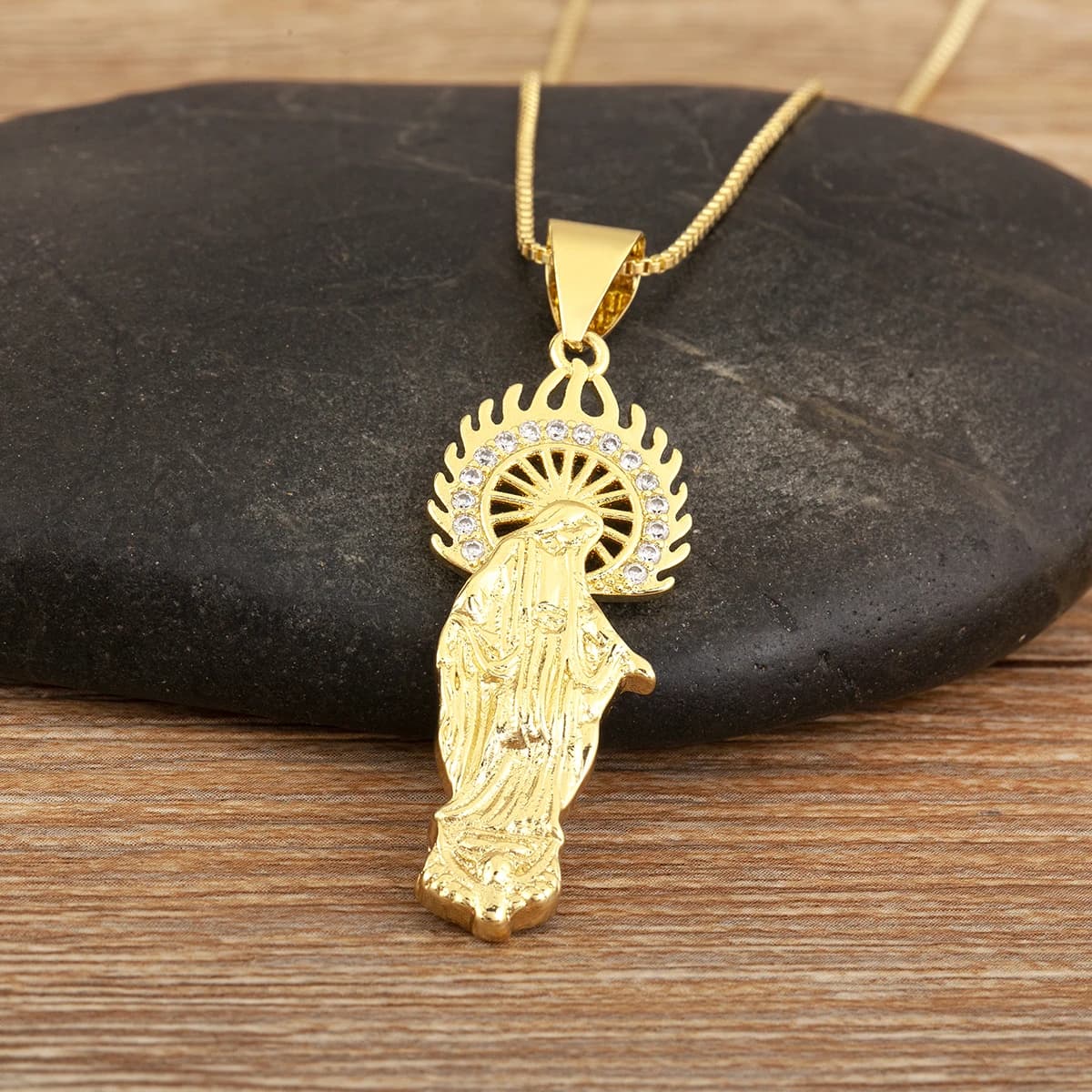 Haute qualité Madonna Death Scythe scintillant Zircon pendentif à breloques collier pour femmes homm