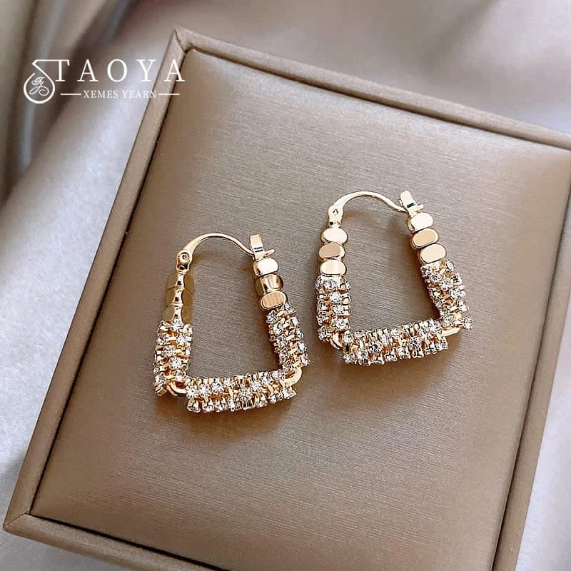 Conception du nouvel an: Micro ensemble géométrique irrégulier boucles d'oreilles en métal Zircon ac