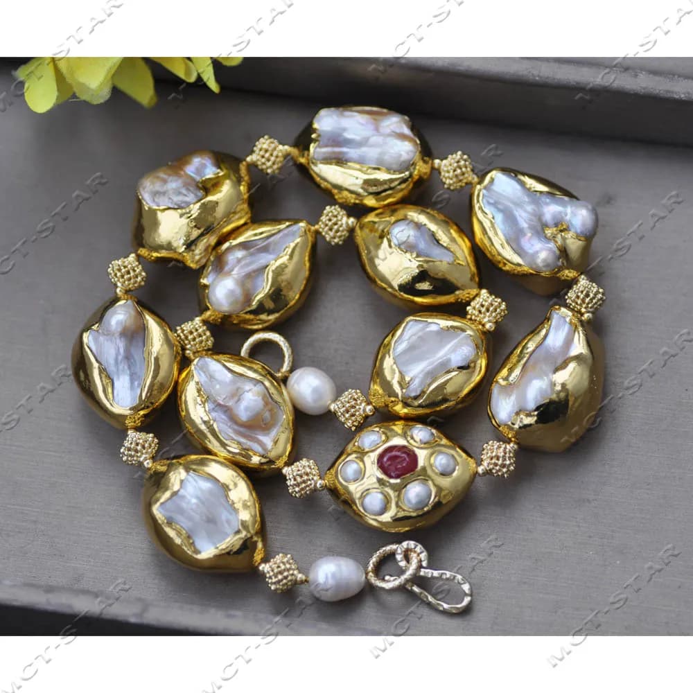 Z14302 Énorme collier de perles dorées en perles baroques blanches de 22 pouces et 33 mm