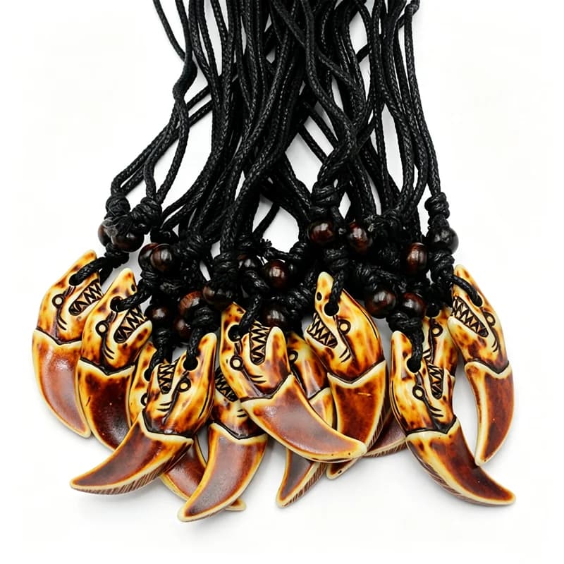 Collier pendentif en résine en forme de dent de requin pour hommes et femmes, cordon noir réglable a