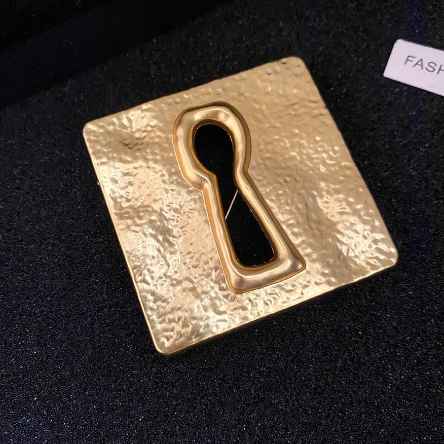 Broches œil porte-bonheur martelées couleur or style médiéval artistique pour femmes, épingles de re