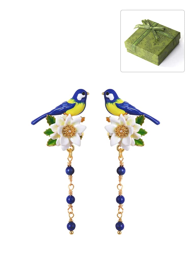 Boucles d'oreilles pompon oiseau bleu fleur blanche, émail fait main, boucle d'oreille en argent 925