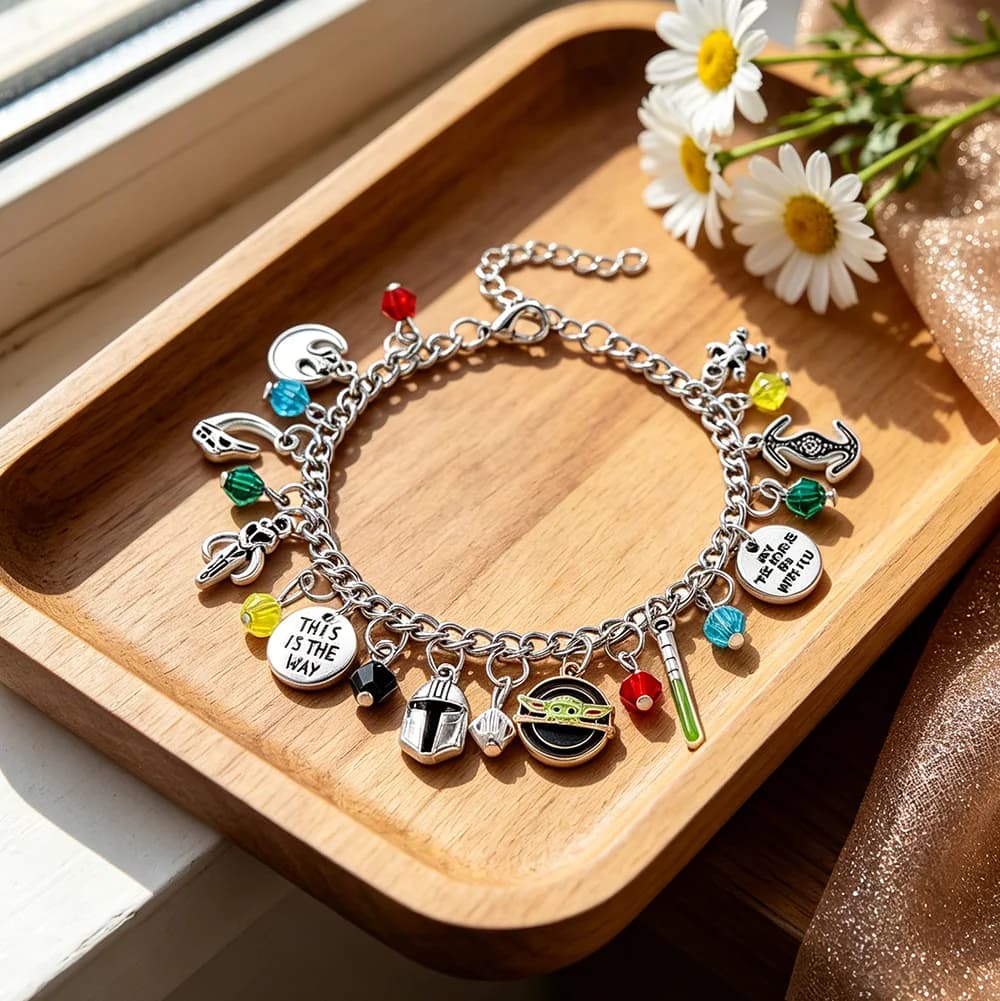 Bijoux pour fans de Star Wars, bracelet à breloques inspiré de Mandalorian avec détails de Grogu, de