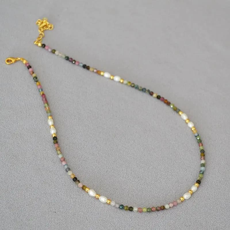 Collier de perles d'eau douce en pierre naturelle colorée pour femmes, design doux et cool, collier 