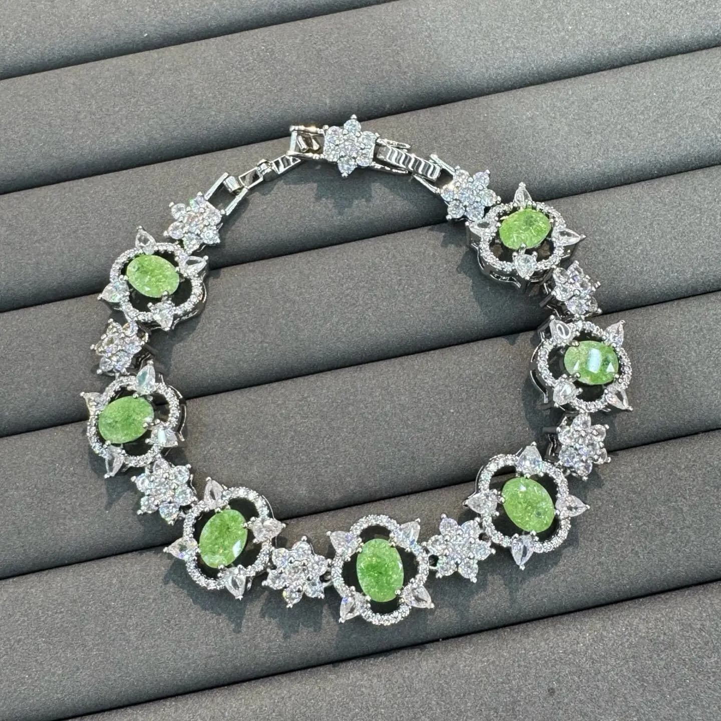 Ensemble de bijoux de mode en cuivre incrusté de zircon, boucles d'oreilles et collier