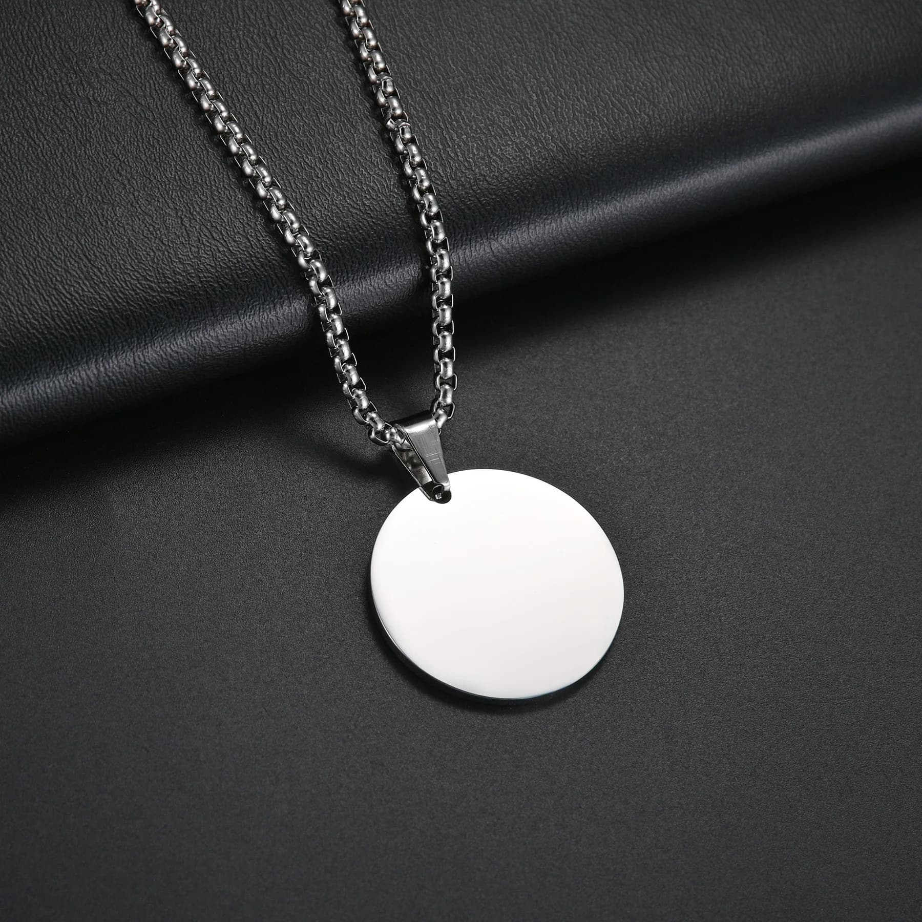 Pendentif rond en acier inoxydable pour femmes, collier avec nom gravé, lettre personnalisée, image,