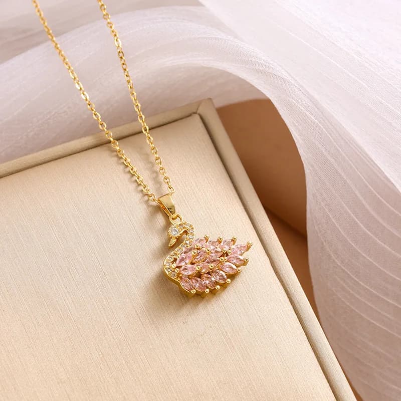 Collier Pendentif Cygne en Acier Titane pour Femme, Bijou Polyvalent de Luxe Léger avec Zircon Incru
