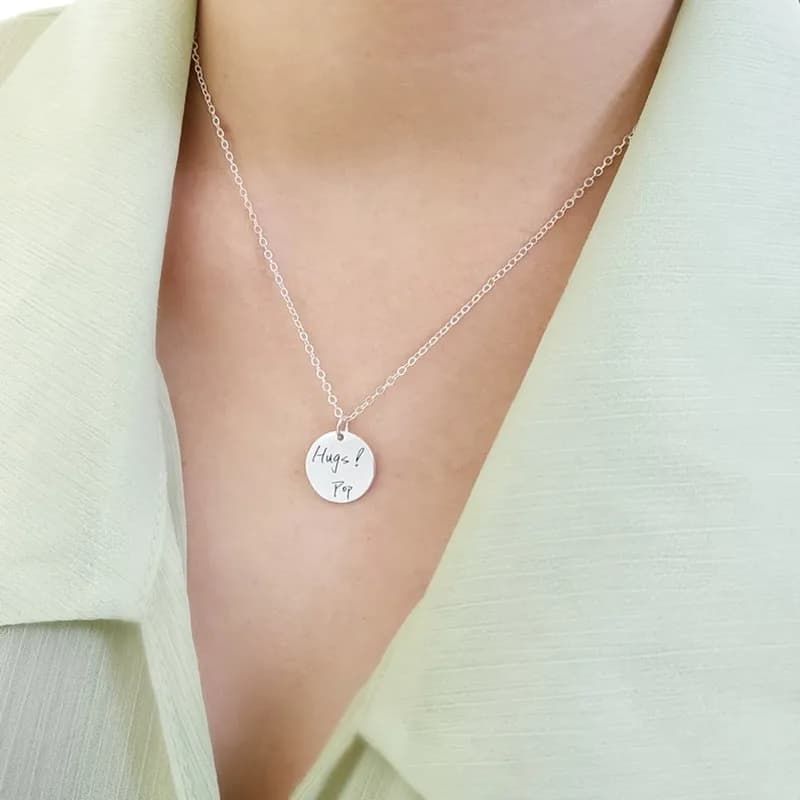 Collier Ras du Cou avec Nom Gravé Personnalisé en Acier Inoxydable, Pendentif avec Pièce de Monnaie,