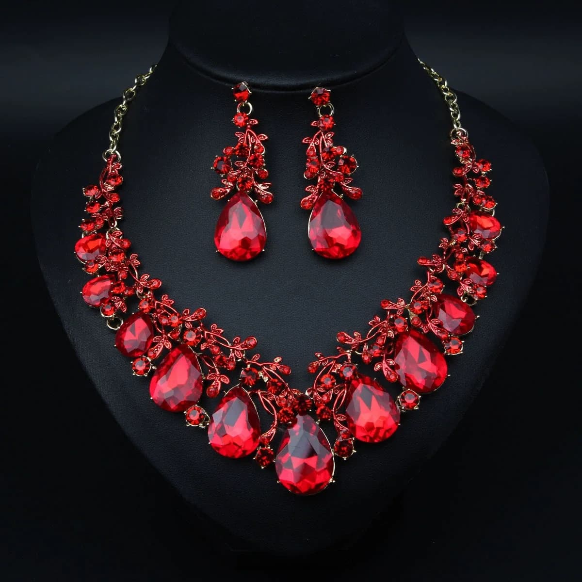 Ensemble collier et boucles d'oreilles multi-usages élégant et tendance en pierres précieuses pour r