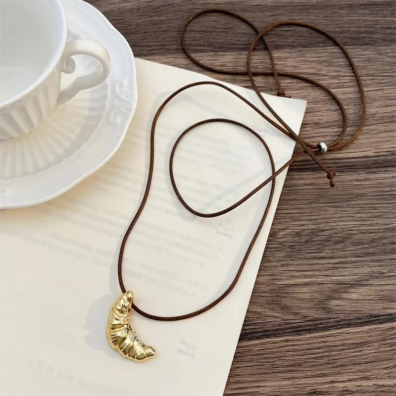 Collier Long en corne de vache Simple pour femmes, corde en cuir légère, chaîne de pull de luxe, acc