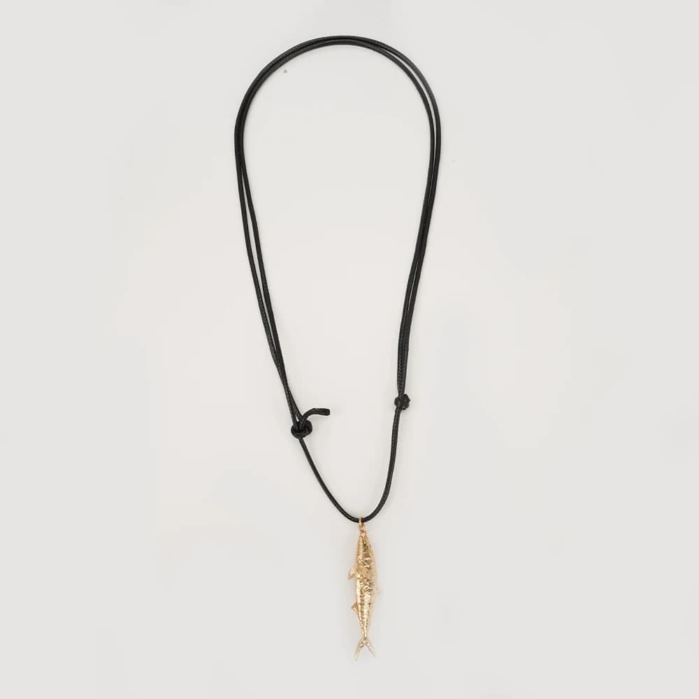 Collier pendentif poisson pour les amateurs de bijoux, un mélange unique d'indépendance artistique e