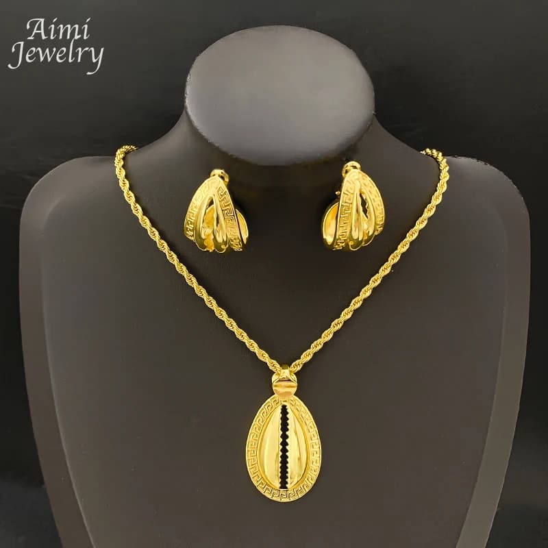 Collier doré classique, boucles d'oreilles, pendentif personnalisé avec chaîne, ensemble de bijoux p