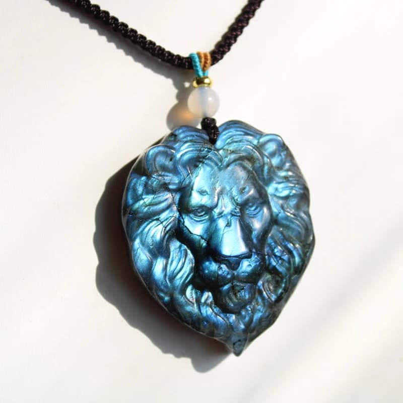 Pendentif Collier en Pierre Précieuse de Labradorite Naturelle Unique, Forte Éclatance, Sculpture Tê