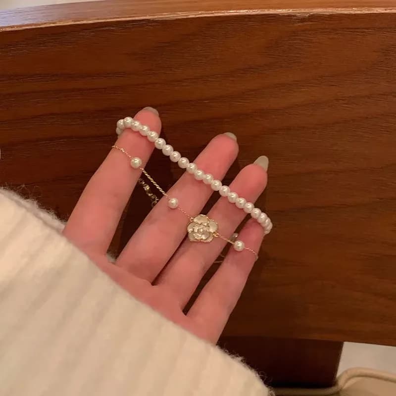 Nouveaux bracelets élégants français avec fleurs de camélia blanches et perles pour femmes, accessoi