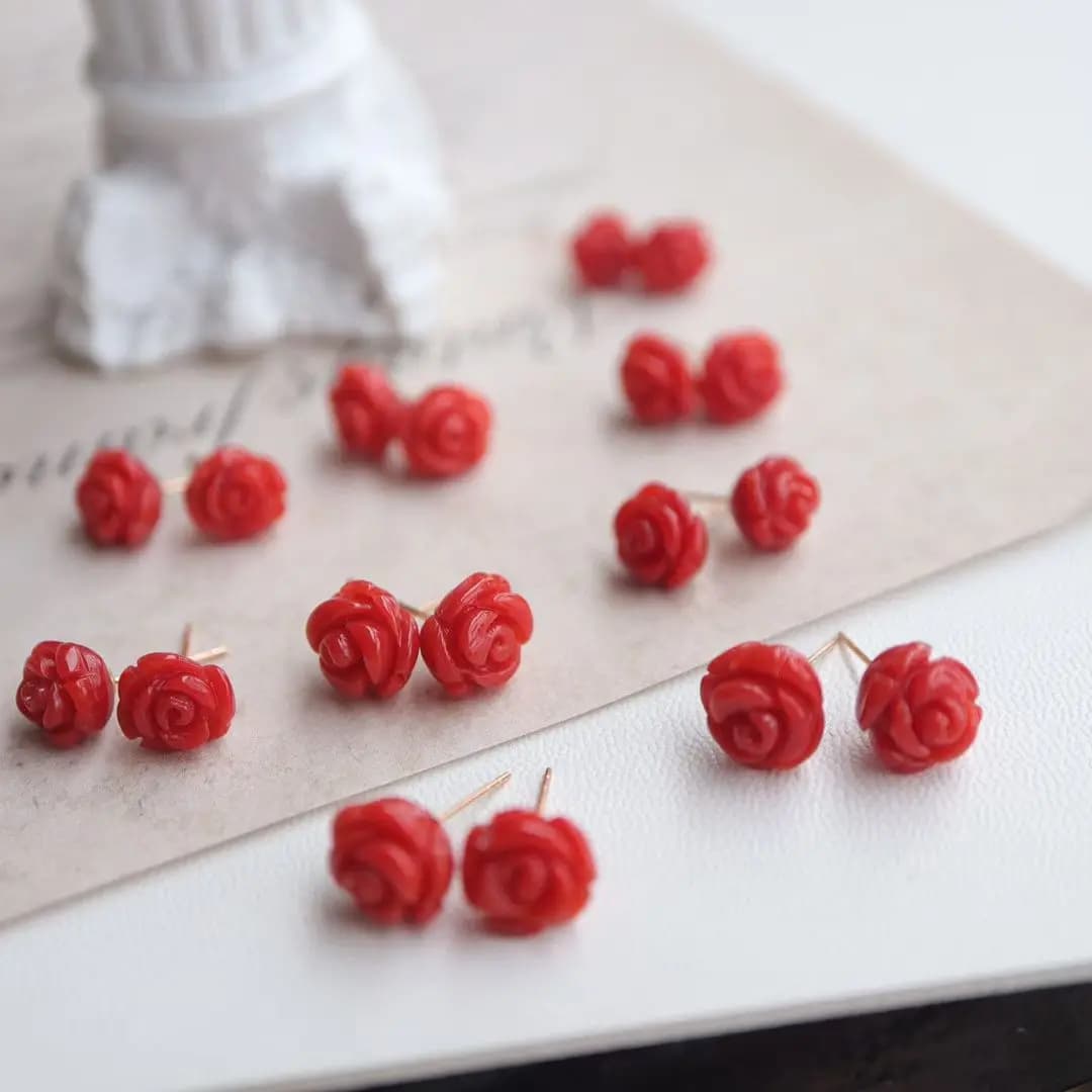 Boucle d'oreille en corail véritable certifié 18 carats, Rose cravée, clou d'oreille en corail rouge