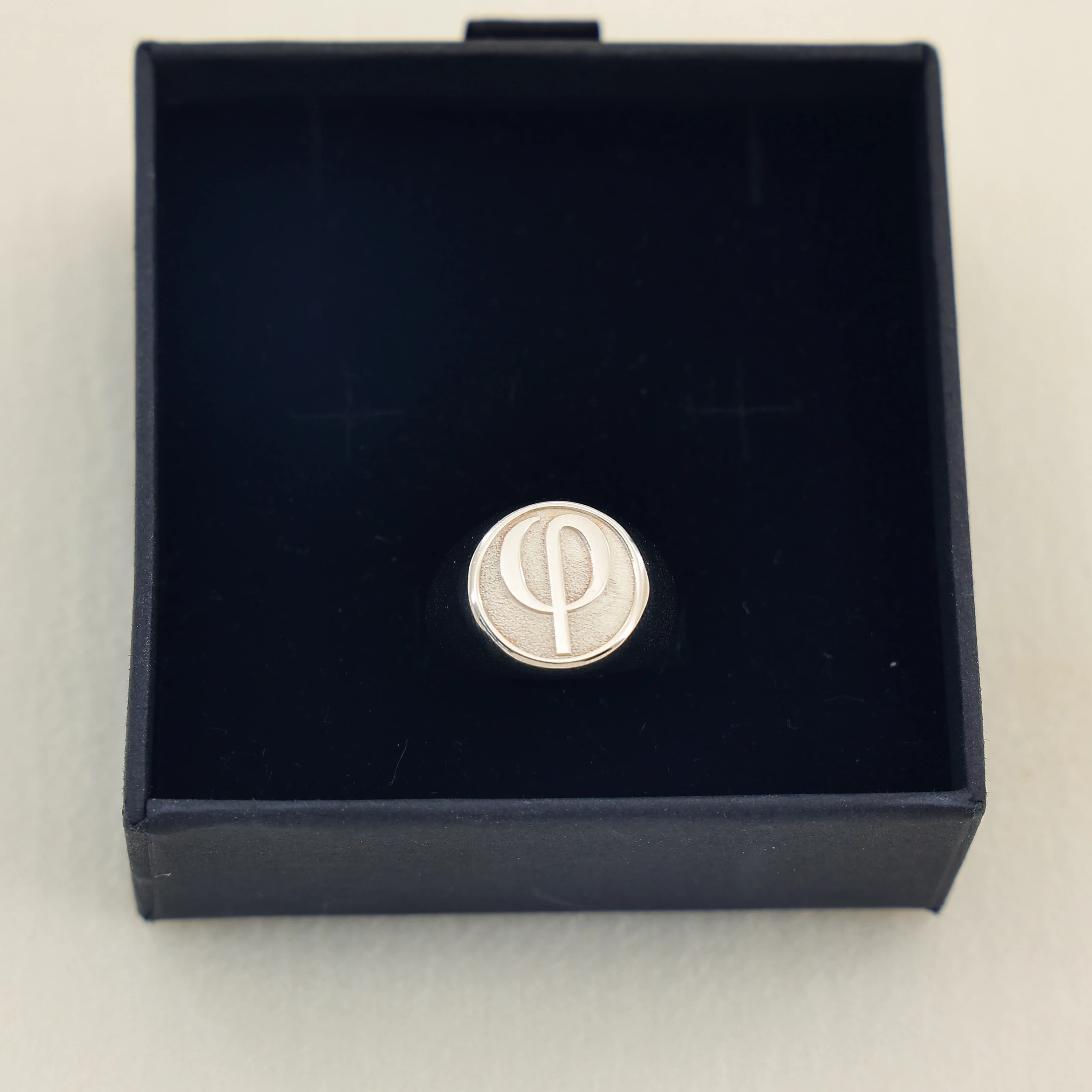 Bague signet personnalisée pour homme de 15 mm, avec logo en lettres capitales, bague tendance pour la vente en gros
