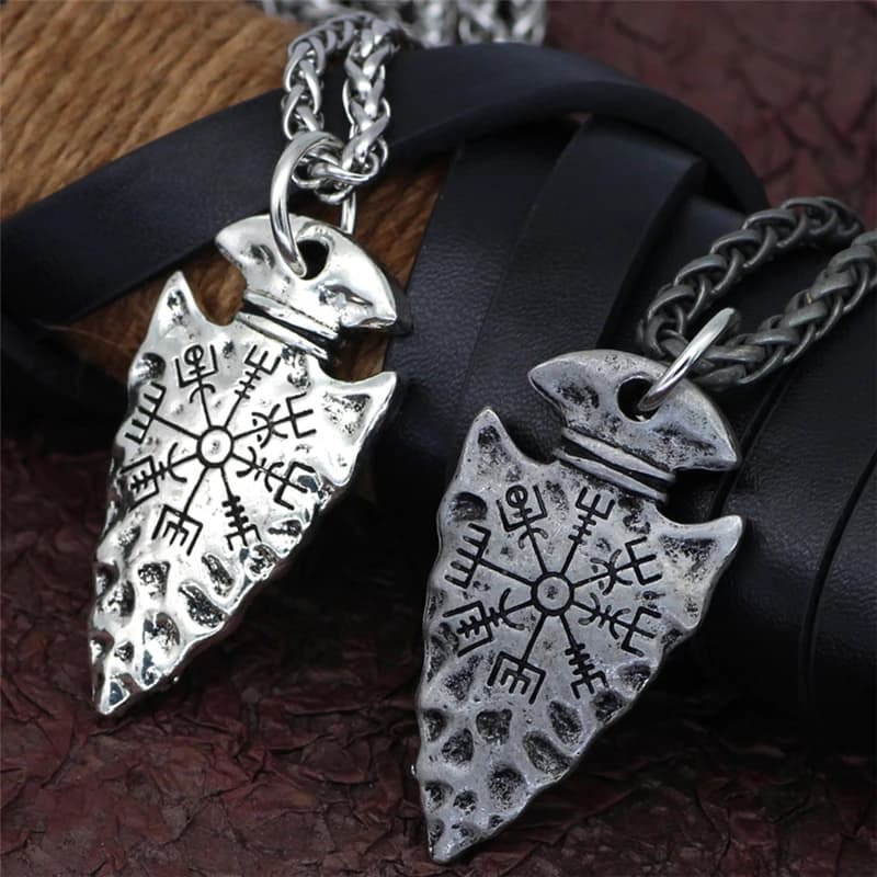 Boussole Logo Viking collier hommes femmes accessoires breloques pendentifs panneau succès argent bonheur Antique couleur argent bijoux