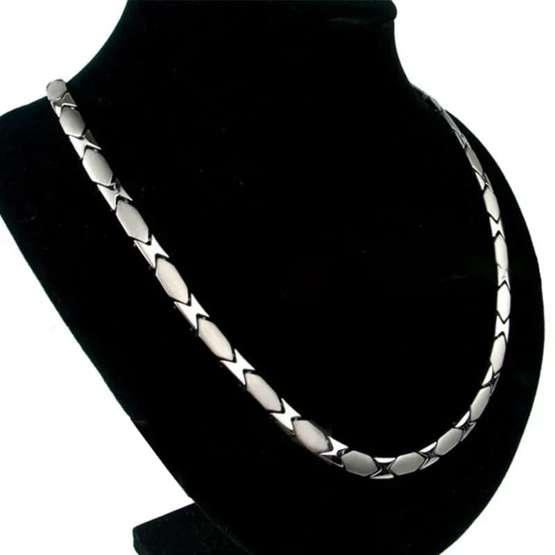 Collier minimaliste d'énergie saine en titane pur