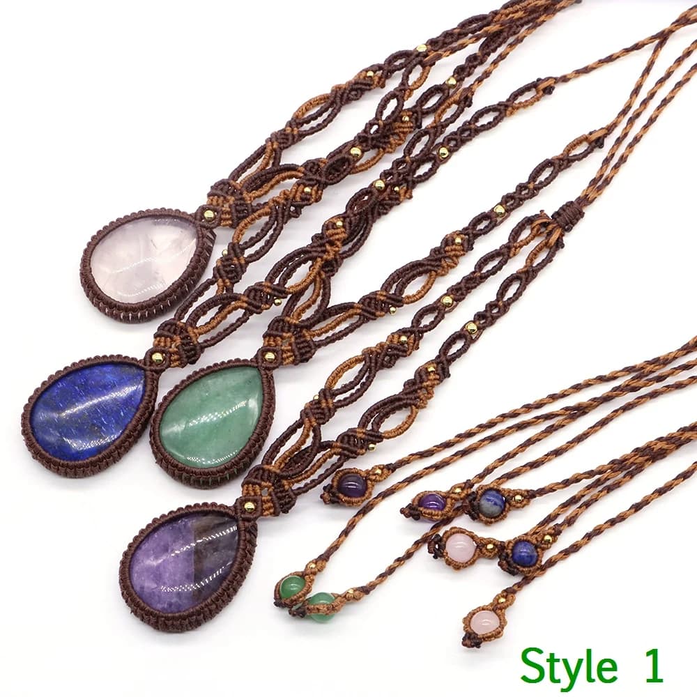 Collier pendentif goutte d'eau en macramé bohème avec cristal naturel