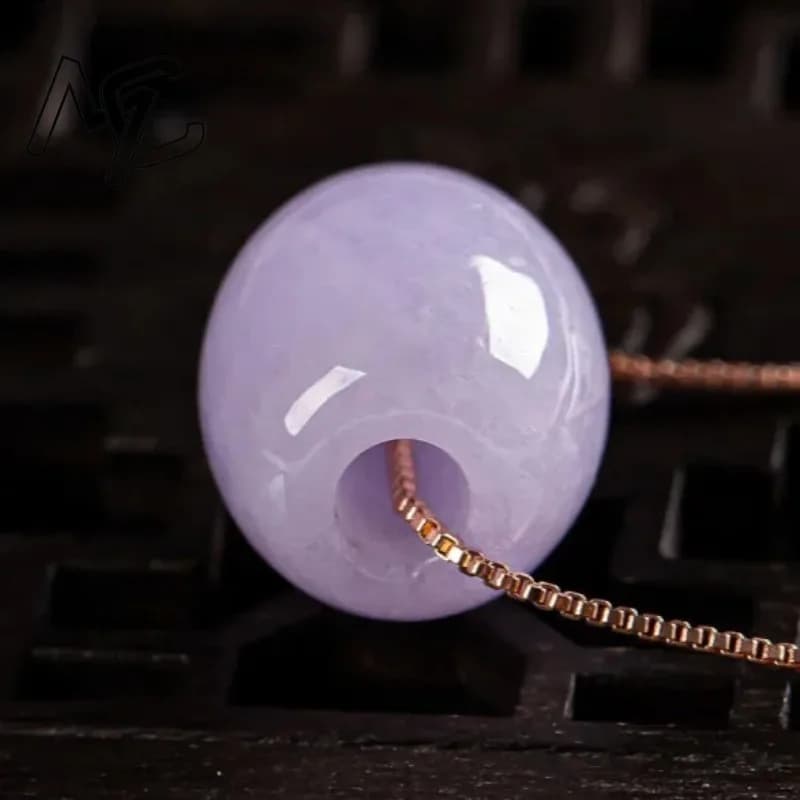 Collier pendentif passepartout en émeraude naturelle