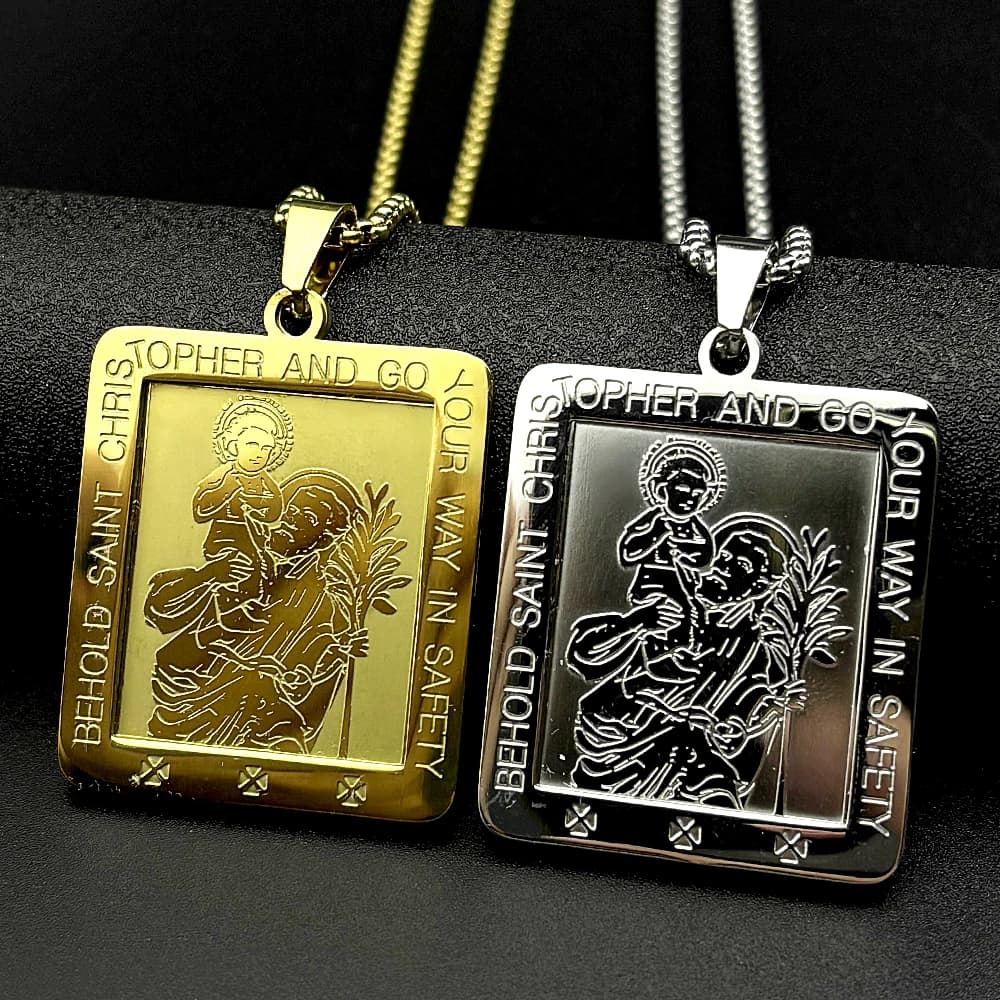 Collier pendentif médaille carrée Saint Christophe « Va en paix » en acier inoxydable couleur or, amulette catholique, bijoux avec chaîne