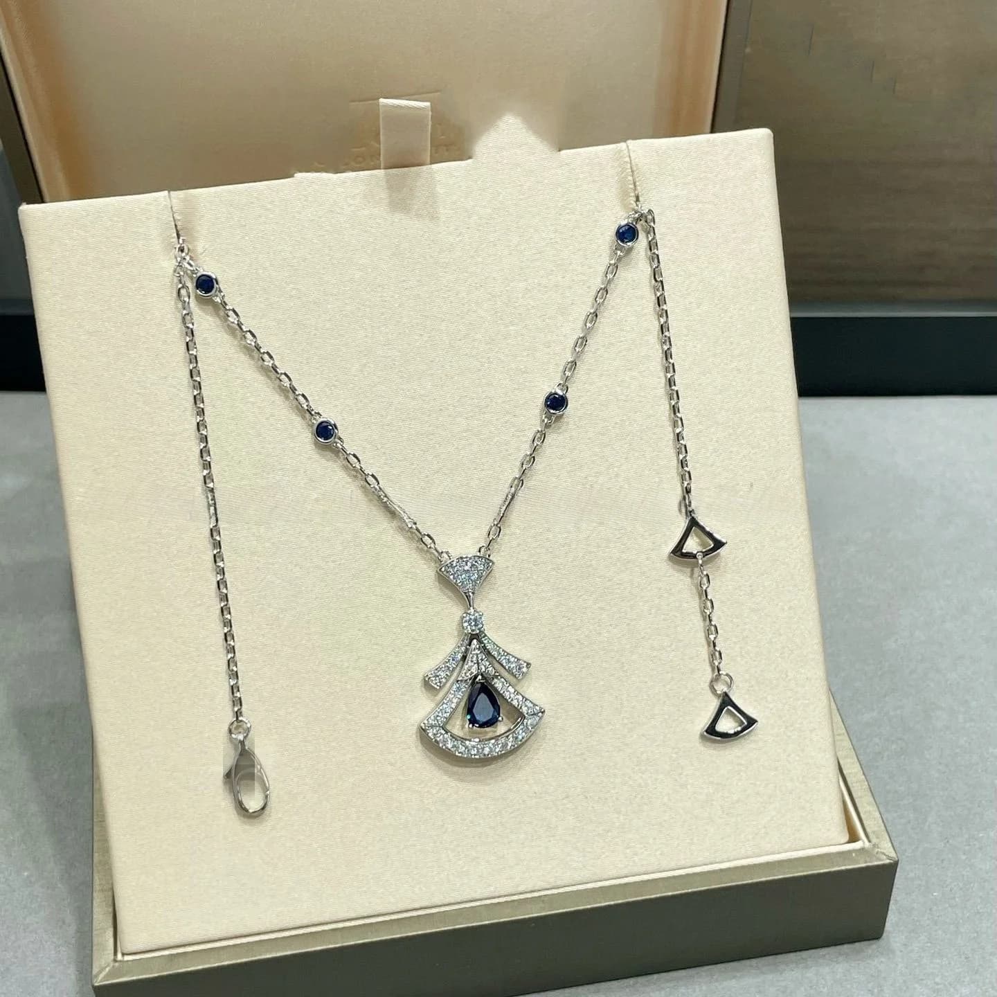 Collier de luxe bleu clair incrusté de diamants, forme géométrique, maillons en O, bijoux de mode pour femme, chaîne de jupe en diamant bleu