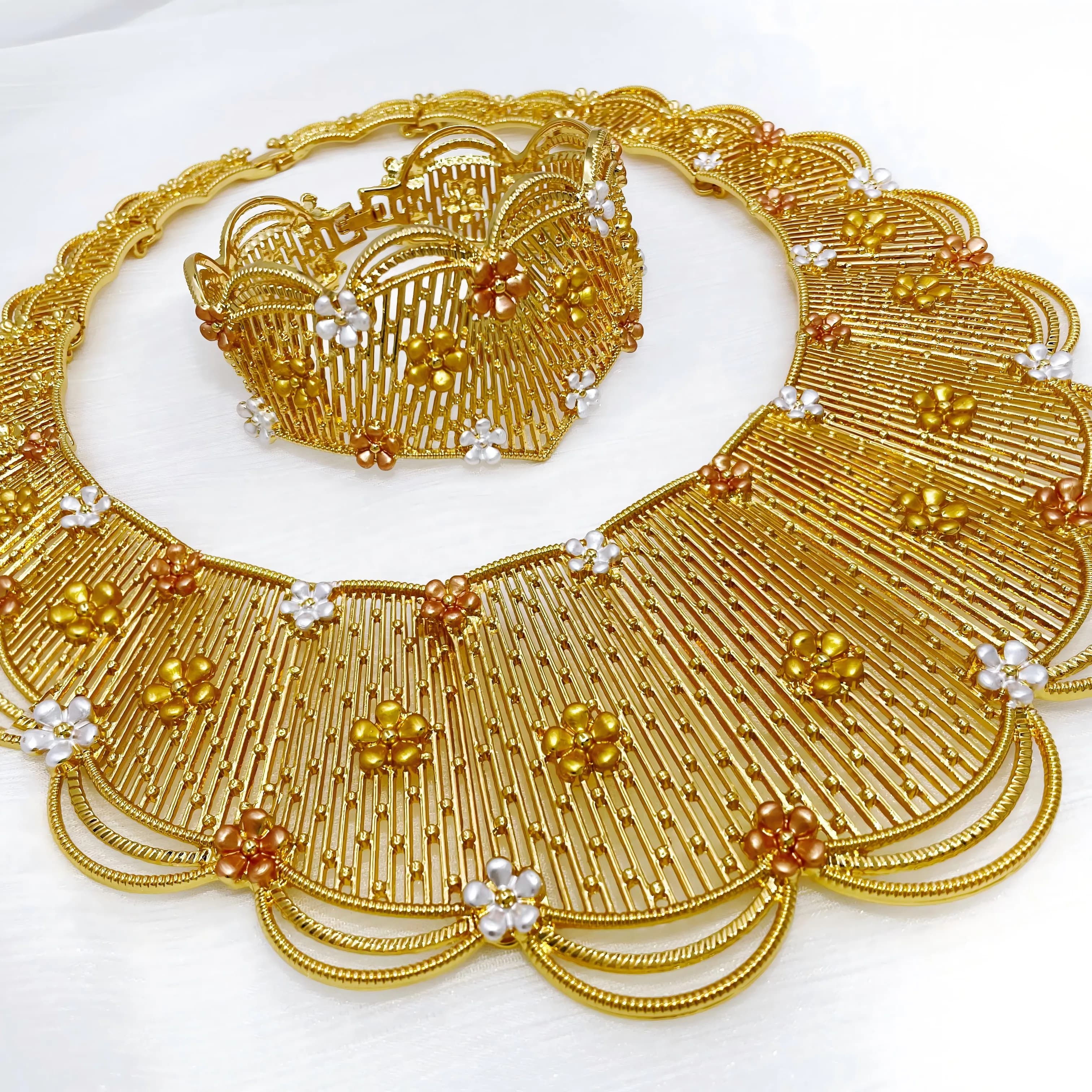 Ensemble complet de bijoux de placage tricolore pour femme, collier design de luxe, boucles d'oreilles, bracelet et bague, cadeau de fête de mariage