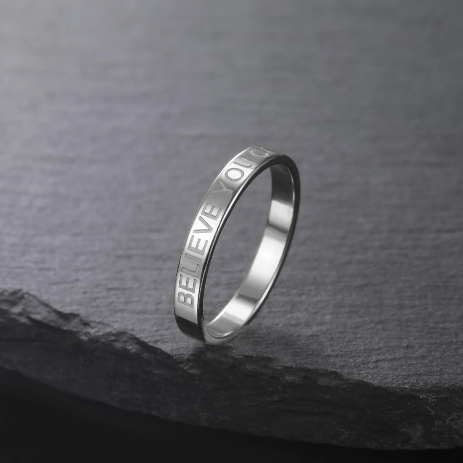 Bague avec nom gravé de 3mm pour hommes et femmes, bijoux en acier inoxydable, bagues personnalisées avec nom de Couple, cadeaux de noël pour fête de mariage