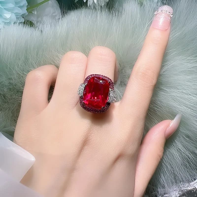 Foyimagination-Bagues plaquées noires de luxe pour femmes, bijoux de style gothique exquis, bague incrustée de corindon rose rouge, tendance européenne et américaine