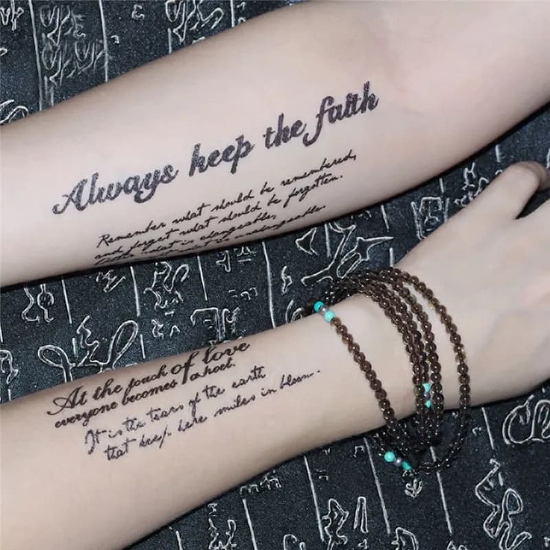 Autocollants de tatouage de mot anglais temporaire lettres noires plumes tatouages d'art corporel tatouage temporaire imperméable sur le corps pour hommes femmes