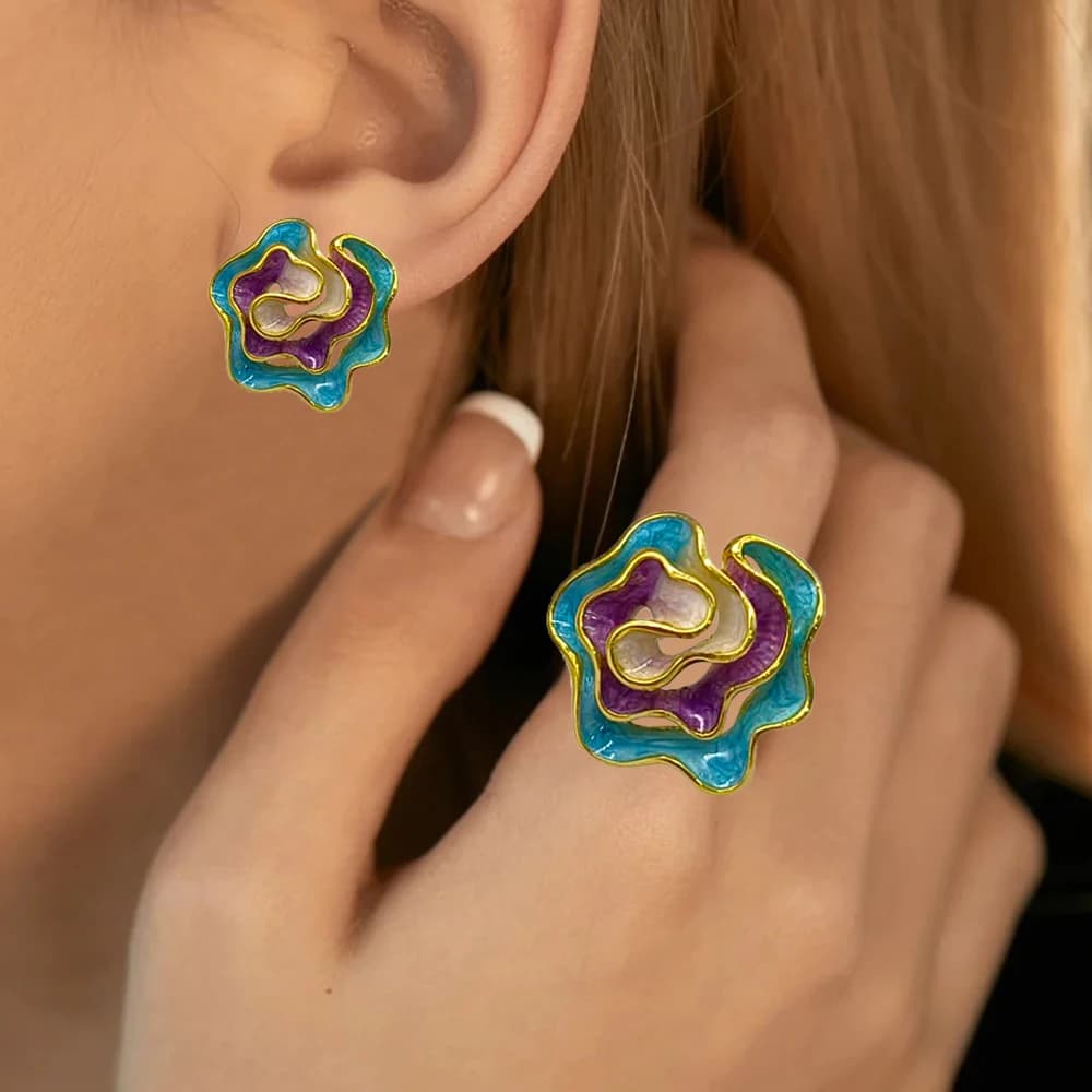 Ensemble de bijoux vintage en émail avec boucles d'oreilles et bague à motif floral